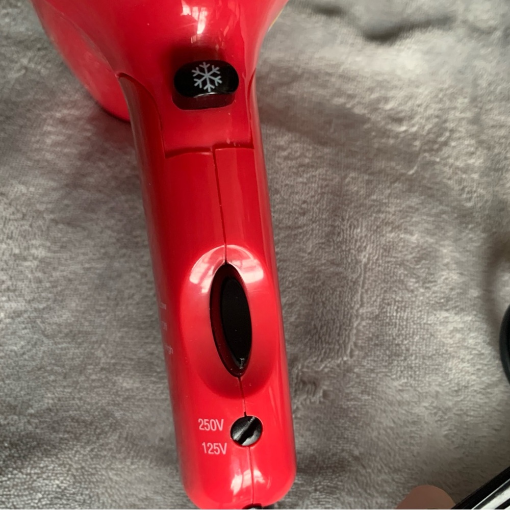 Vidal Sassoon Red/pink Hair Dryer small tiny hair dryer - Picture 5 of 8